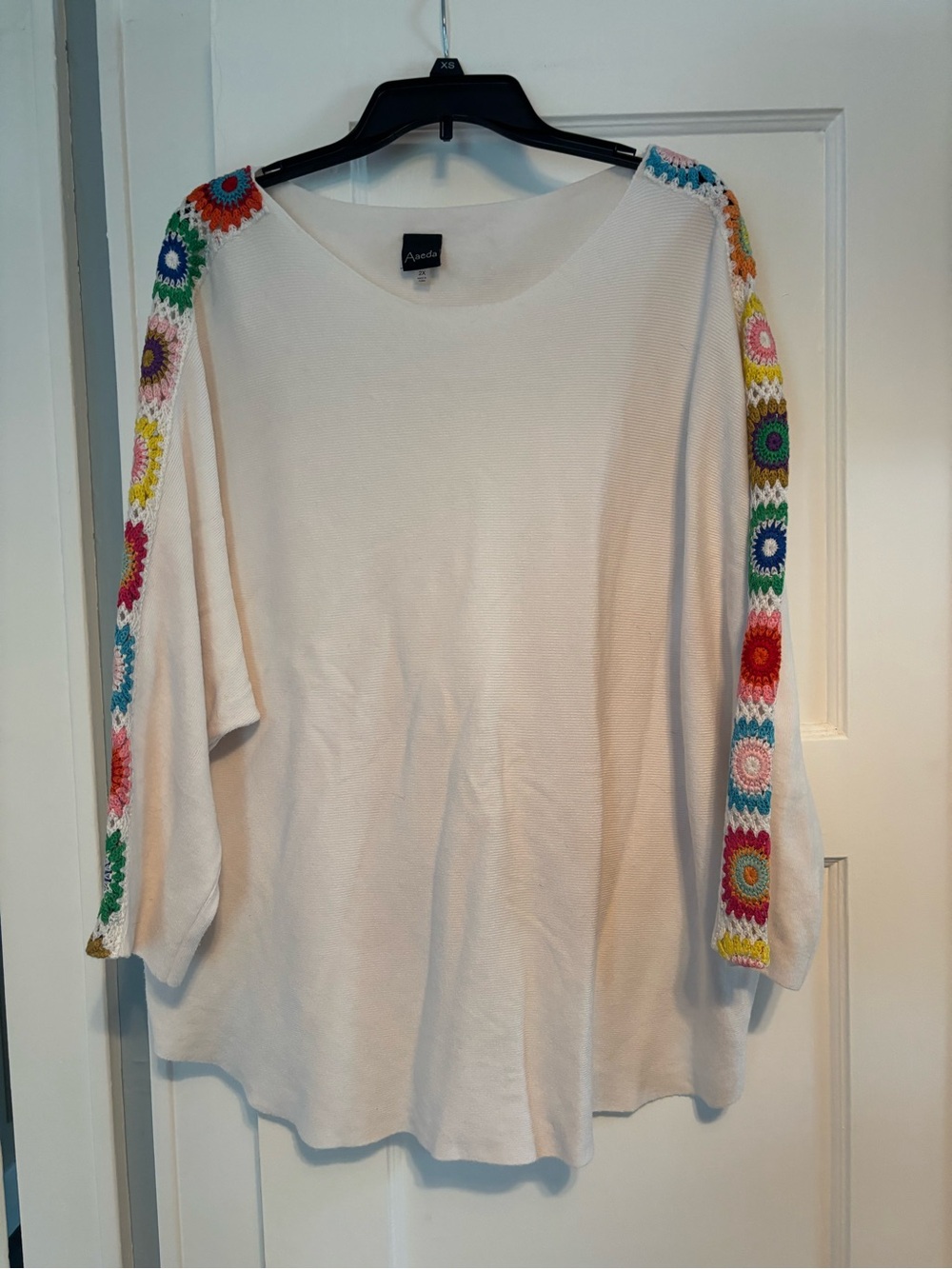 Women’s White Sweater w Crochet Detail